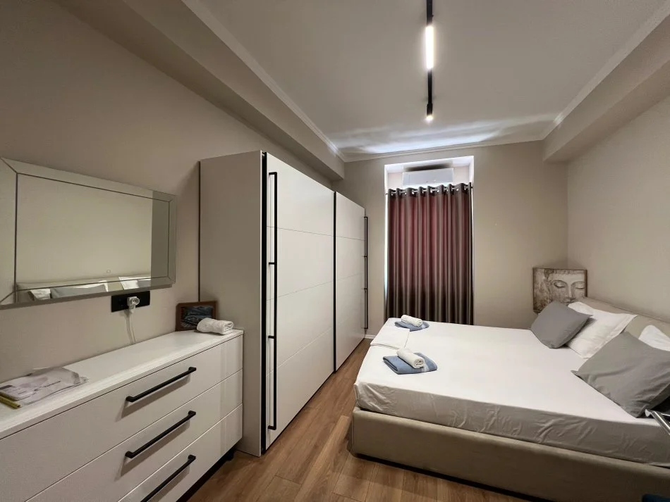 Tirane, jepet me qera apartament 1+1+Aneks Kati 2, 68 m² 750 € (”Shallvaret”- Tiranë.)