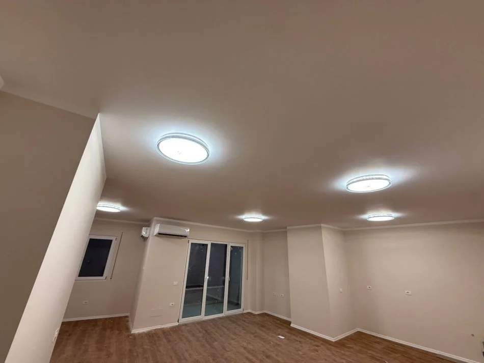 Tirane, jepet me qera apartament 2+1 Kati 2, 800 € 