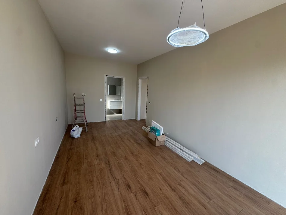 Tirane, shitet apartament 2+1+Ballkon Kati 7, 2 m² 