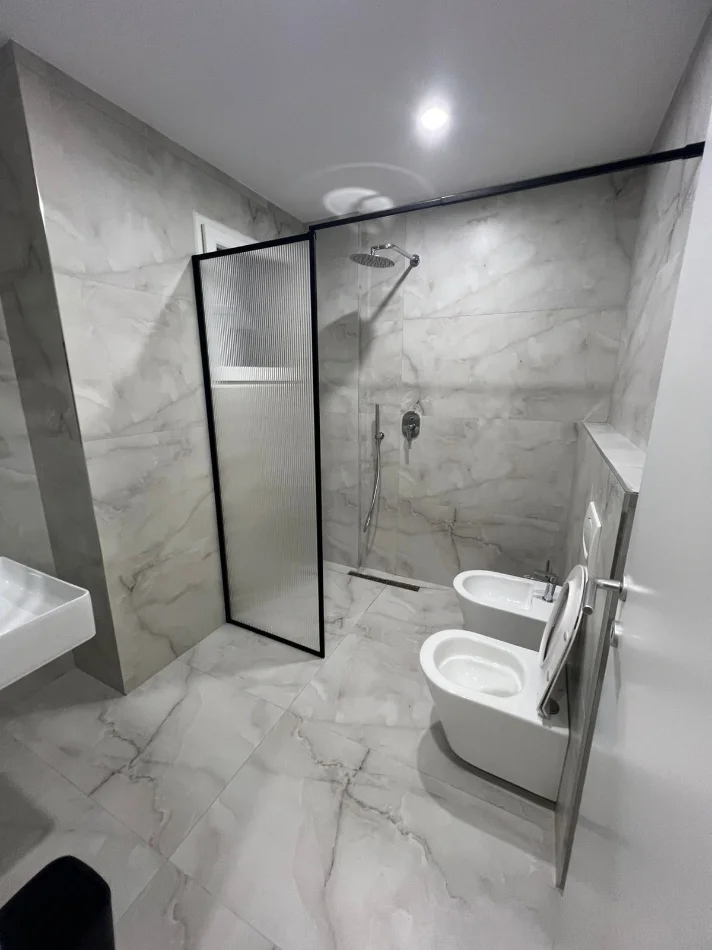 Durres, jepet me qera apartament 1+1 Kati 7, 170 m² 24 € 