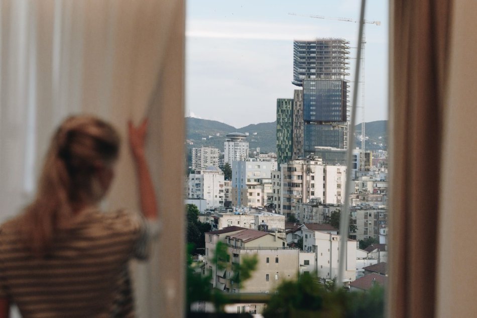 Tirane, jepet me qira apartament 2+1 Kati 12, 95 m² 900 € (Stacioni i Trenit)