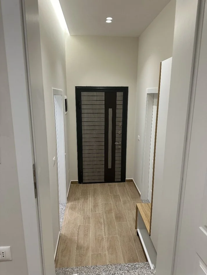 Tirane, jepet me qera apartament 2+1 Kati 6, 80 m² 600 € 