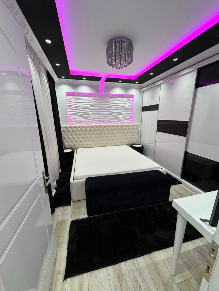 Tirane, jepet me qera apartament 2+1+Ballkon Kati 4, 90 m² 600 € (Fresk)