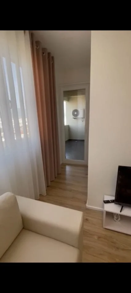 Tirane, jepet me qera apartament 3+1+Ballkon Kati 10, 95 m² 550 € 