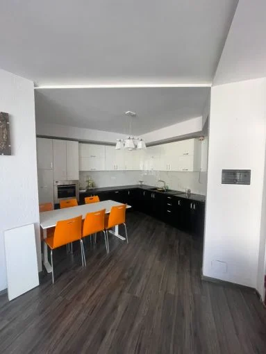 Tirane, shitet apartament 2+1+Aneks+Ballkon Kati 3, 96 m² 155.000 € (Yzberisht)