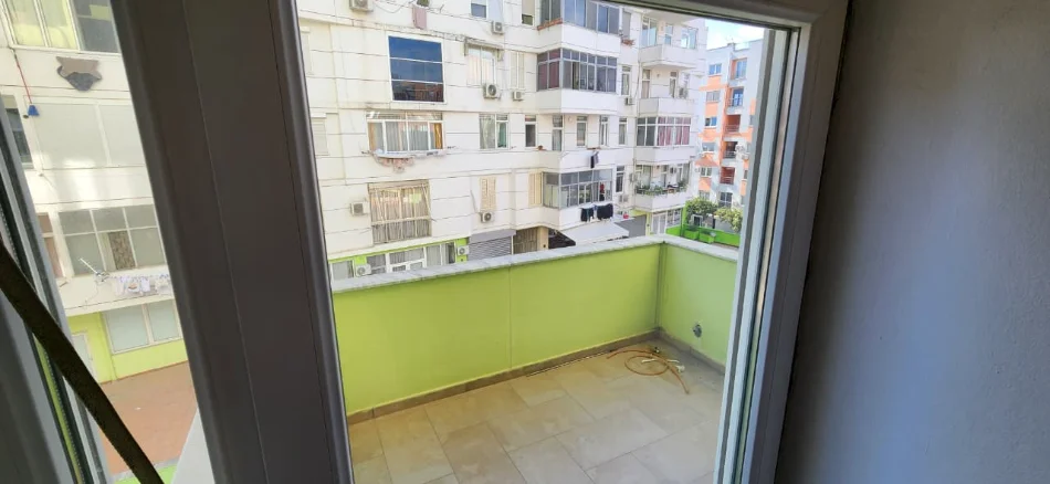 Tirane, jepet me qera apartament 2+1 Kati 4, 102 m² 450 € (Rruga Jordan Misja)