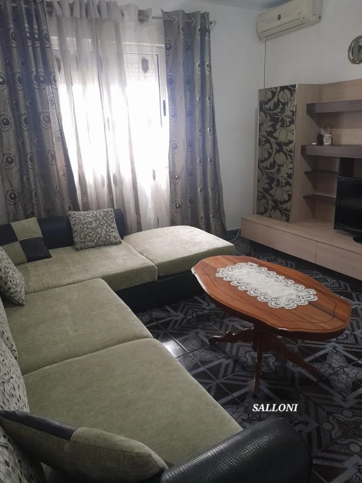 Tirane, jepet me qera 2+1+Ballkon Kati 5, 95 m² 320 € (Njazi meka)