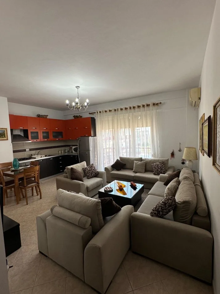 Tirane, jepet me qera apartament 1+1 Kati 8, 75 m² 550 € (Kompleksi Don Bosko)