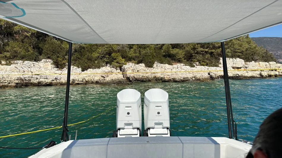 Tirane, gomone Mar-Co , 400.000 €