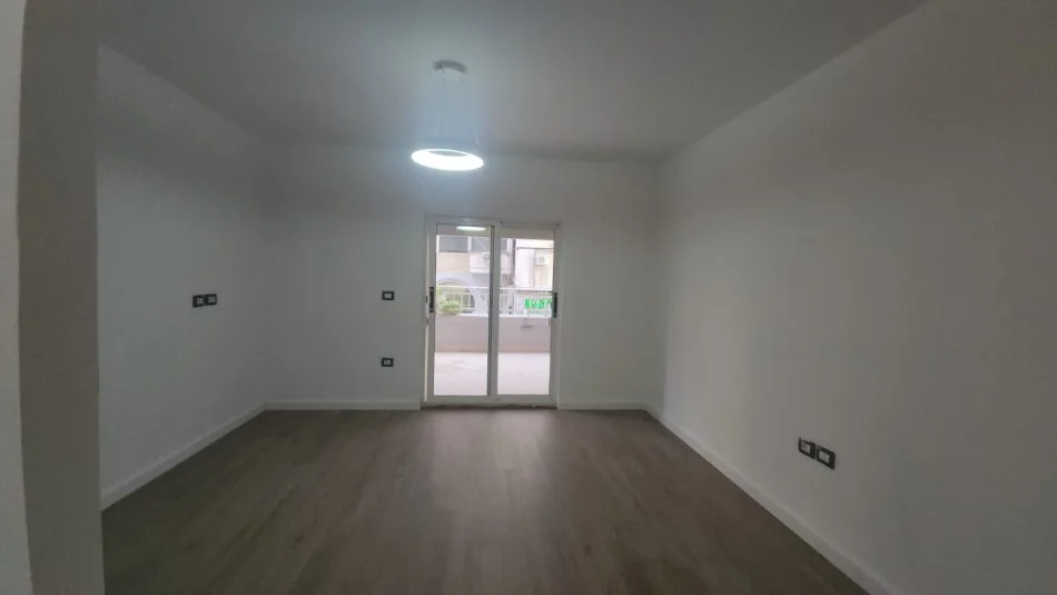 Tirane, shitet apartament 1+1 Kati 2, 77 m² 190.000 € (Komuna Parisit)