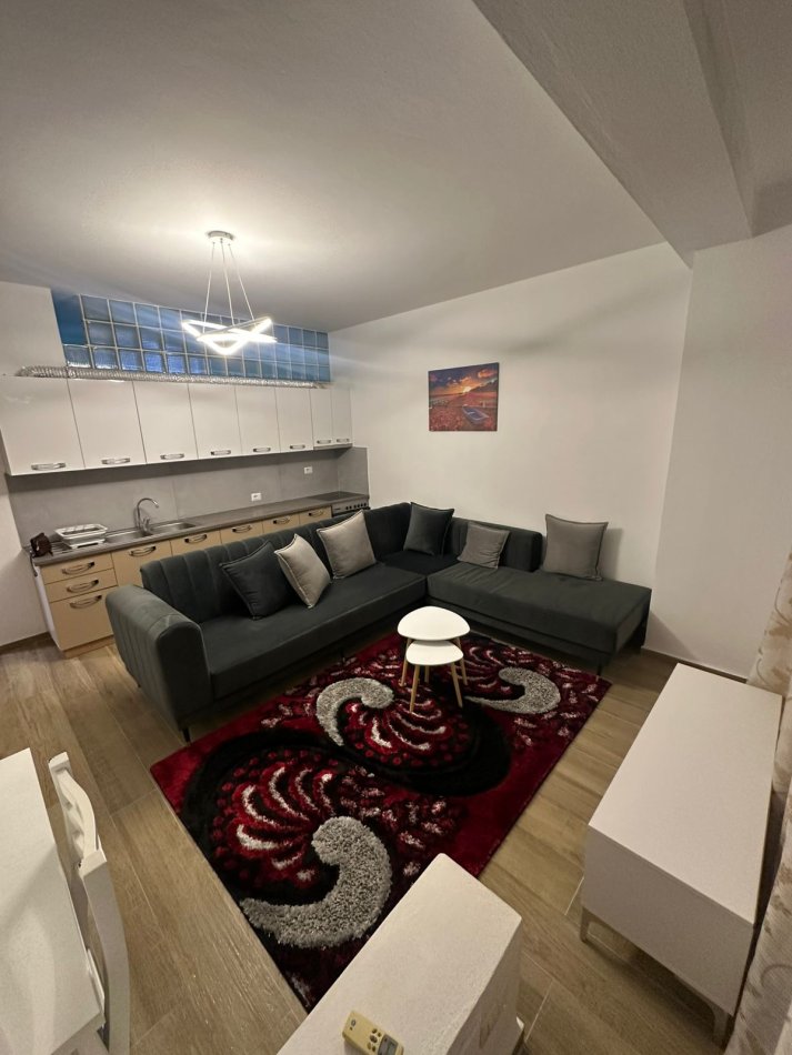 Tirane, jepet me qera apartament 2+1 Kati 6, 80 m² 550 € (don bosko)