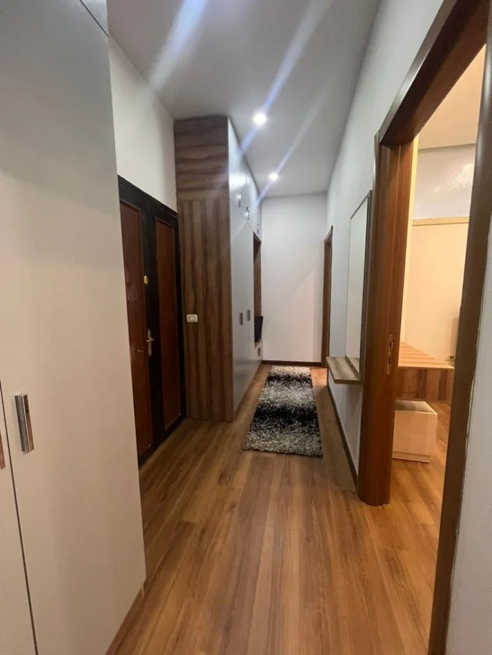 Tirane, jepet me qera apartament 1+1 Kati 1, 60 m² 600 € (9 katshet)