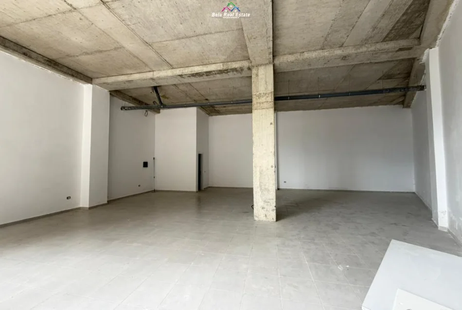Tirane, jepet me qera Kati 0, 2.000 m² 2.000 € 