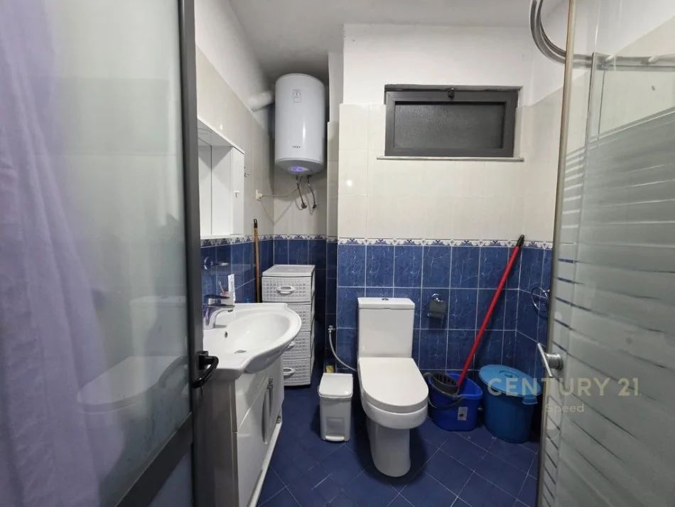 Tirane, jepet me qera apartament 2+1 Kati 4, 70 m² 450 € (5 Maji)