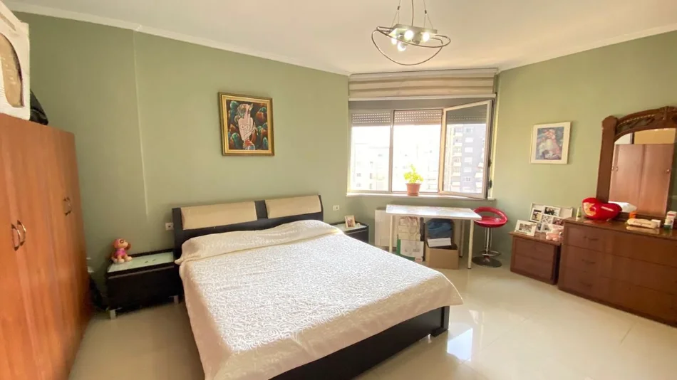 Tirane, jepet me qera apartament 1+1+Ballkon Kati 7, 70 m² 500 € (RRUGA E DIBRES)