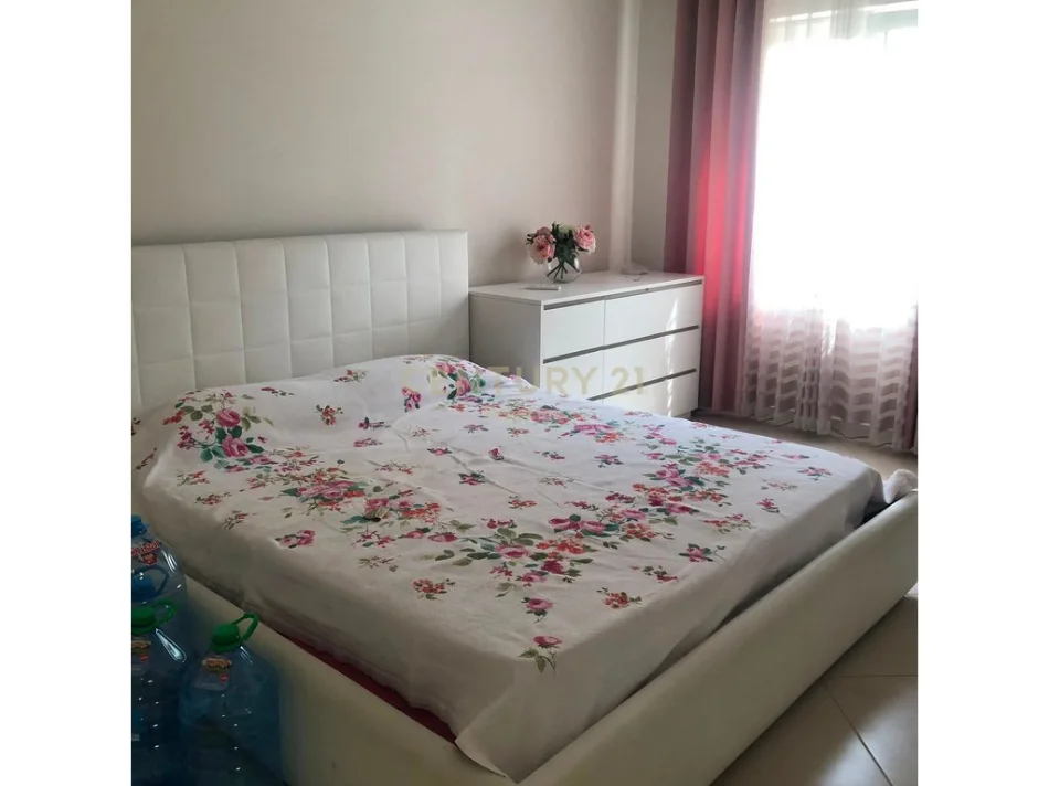 Tirane, jepet me qera apartament 2+1 Kati 4, 90 m² 600 € (Vision 2)