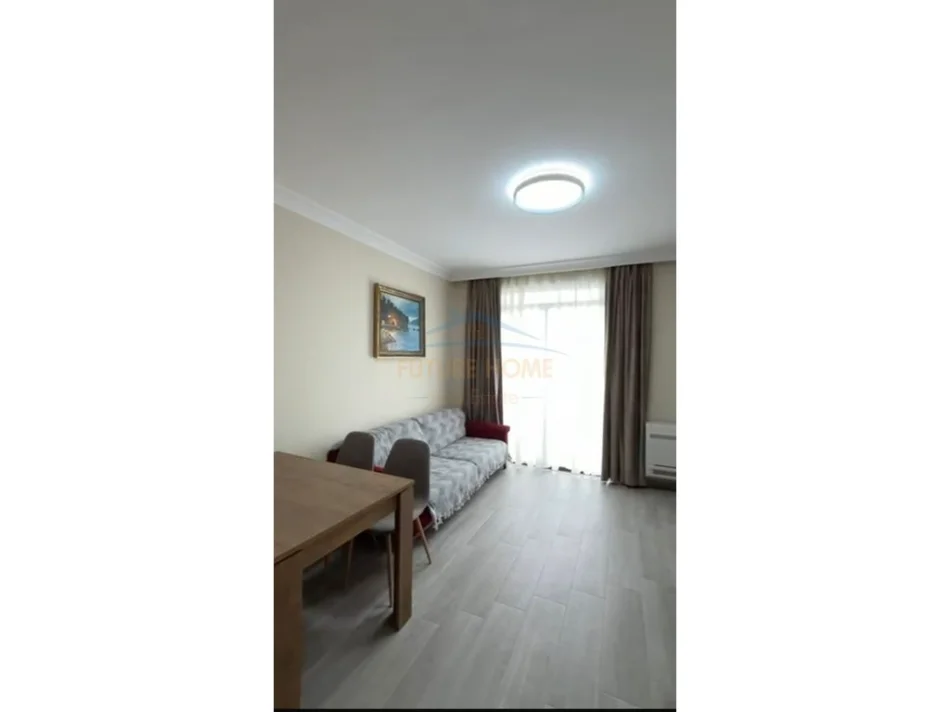Tirane, jepet me qera apartament 1+1 Kati 5, 70 m² 450 € (Rruga 5 Maj)