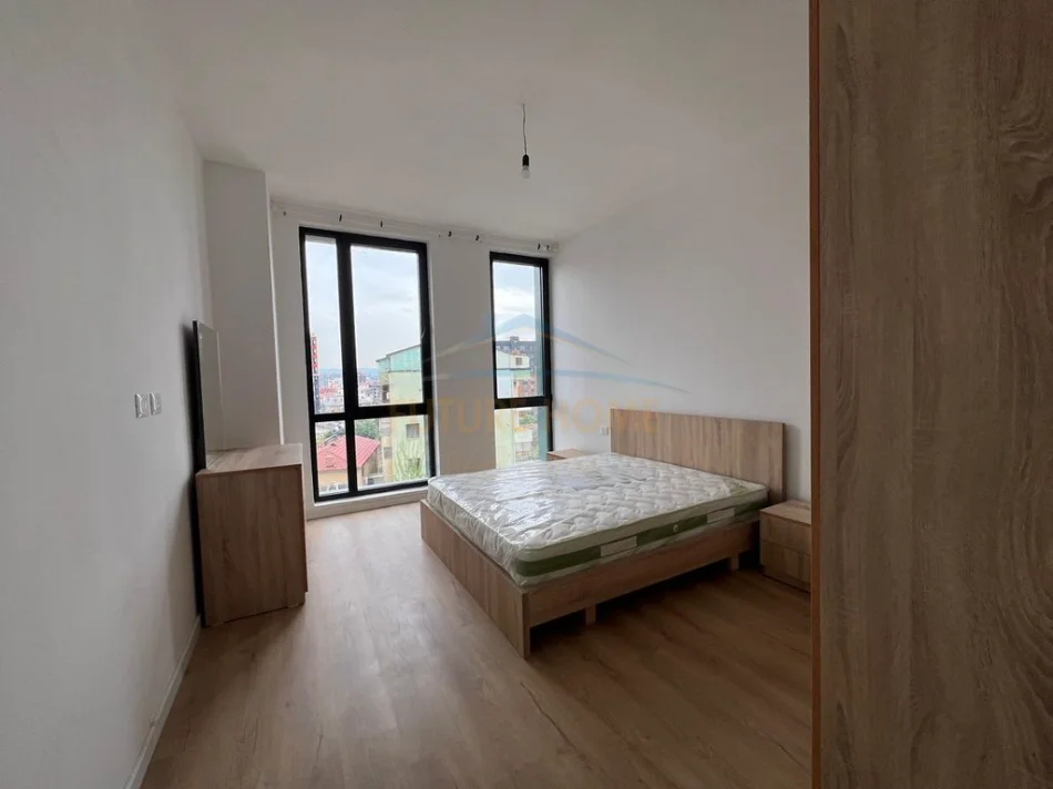 Tirane, jepet me qera apartament 1+1 Kati 4, 80 m² 450 € (Bulevardi i Ri)