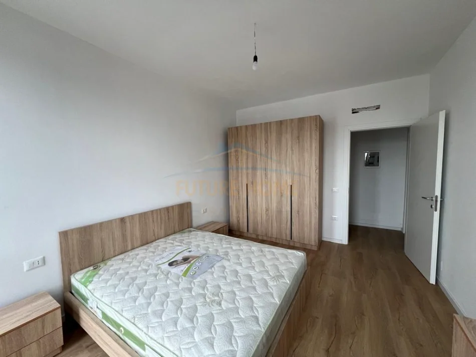 Tirane, jepet me qera apartament 1+1 Kati 4, 80 m² 450 € (Bulevardi i Ri)
