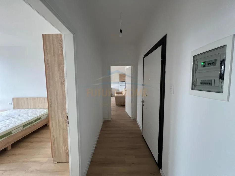 Tirane, jepet me qera apartament 1+1 Kati 4, 80 m² 450 € (Bulevardi i Ri)