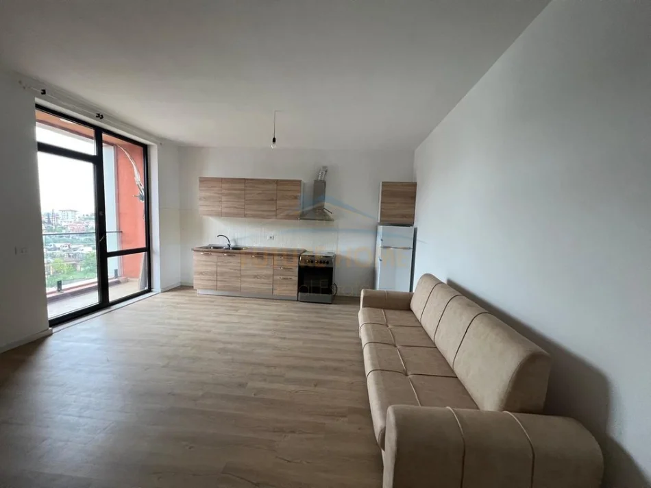 Tirane, jepet me qera apartament 1+1+Ballkon Kati 4, 80 m² 450 € (Platinum Residence, Jordan Misja)