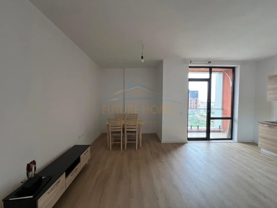Tirane, jepet me qera apartament 1+1+Ballkon Kati 4, 80 m² 450 € (Platinum Residence, Jordan Misja)