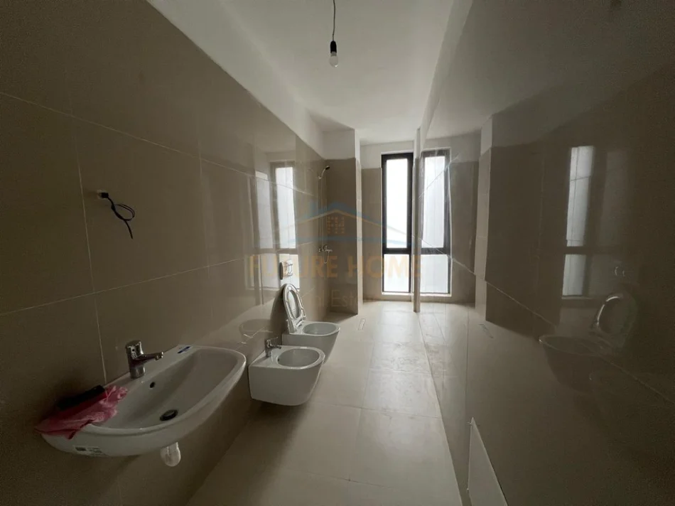 Tirane, jepet me qera apartament 1+1 Kati 4, 80 m² 450 € (Bulevardi i Ri)