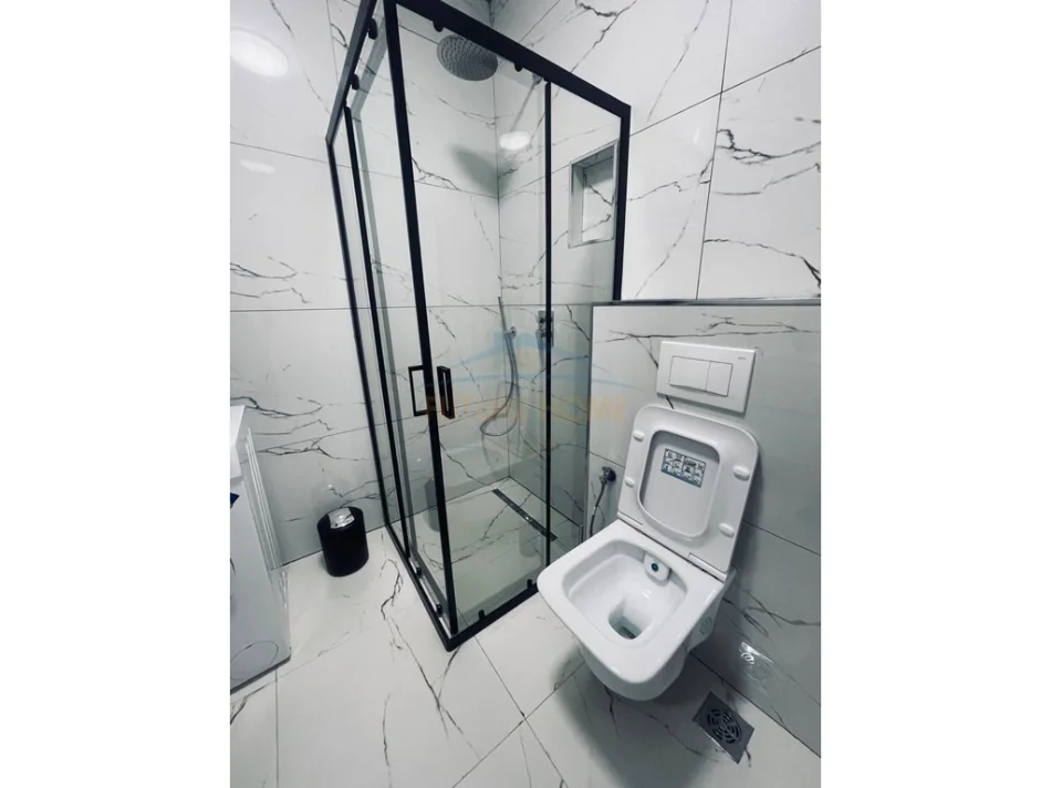 Durres, jepet me qera apartament 1+1+Ballkon Kati 5, 50 m² 350 €