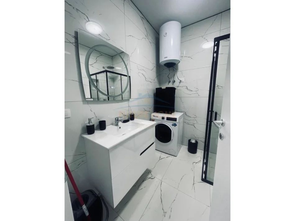 Durres, jepet me qera apartament 1+1+Ballkon Kati 5, 50 m² 350 €