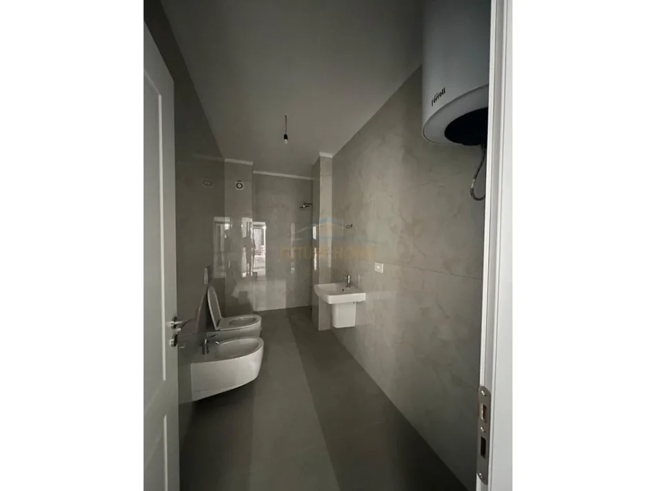 Tirane, shitet apartament 1+1 Kati 4, 75 m² 82.800 € (Kamez)