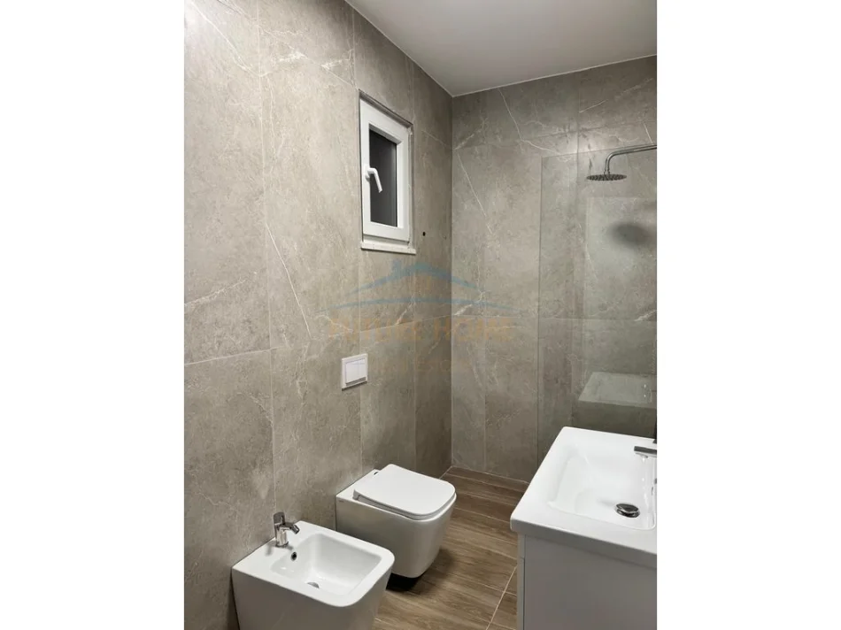 Tirane, jepet me qera apartament 2+1 Kati 3, 100 m² 835 € (Rruga Don Bosko)