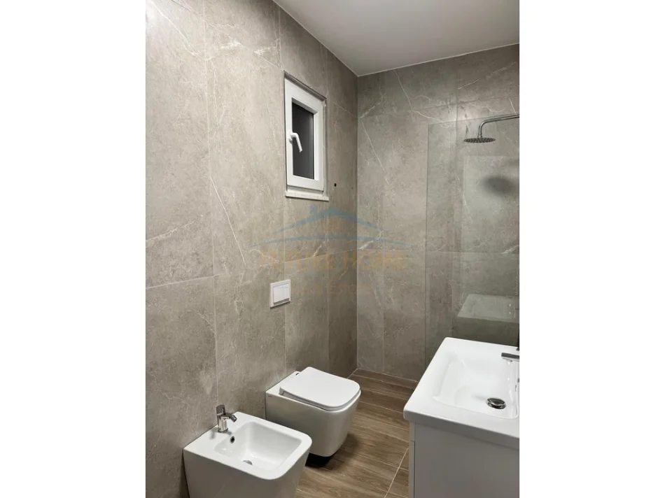 Tirane, jepet me qera apartament 2+1+Ballkon Kati 3, 100 m² 835 € (Don Bosko)