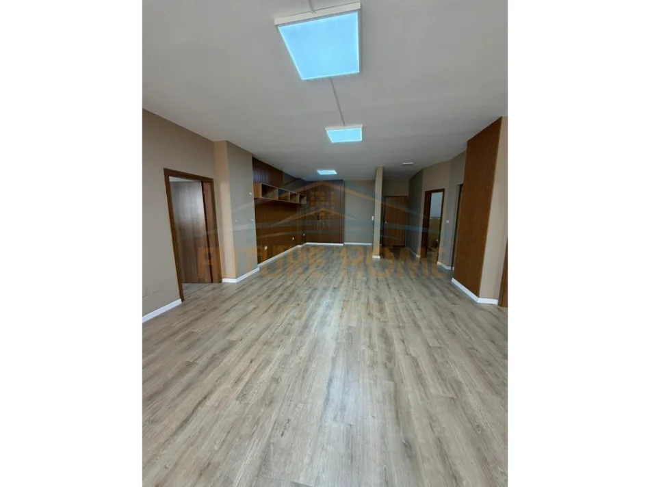 SHITET APARTAMENT 2+1 RRUGA E KOSOVAREVE