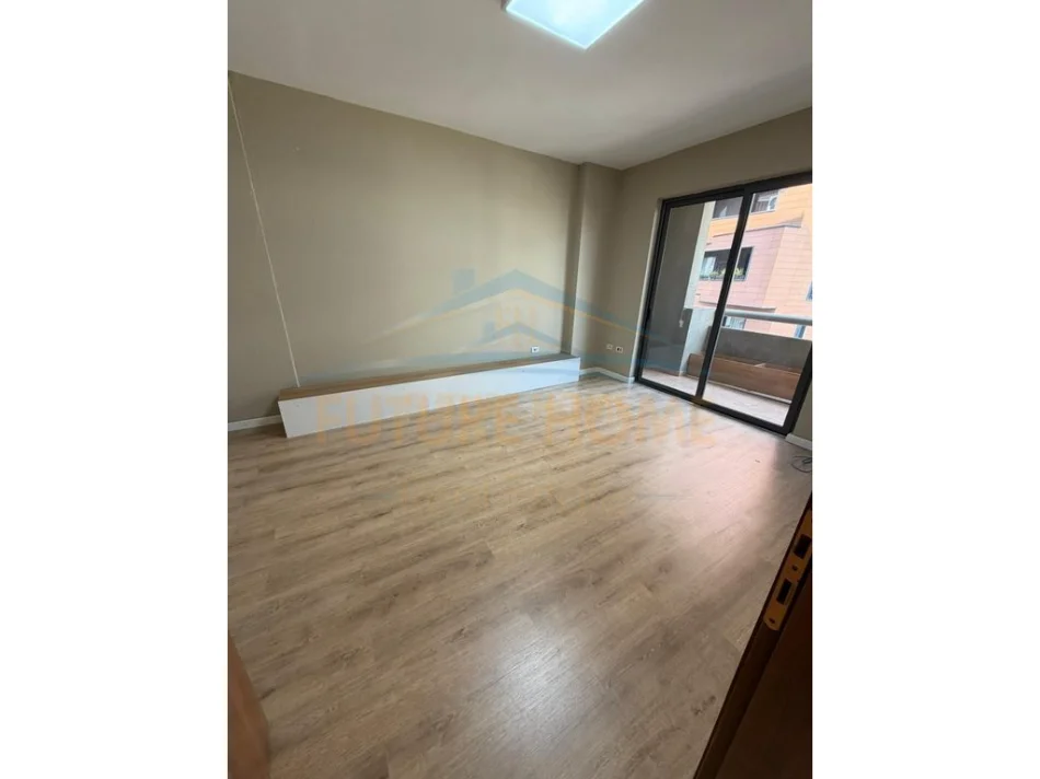 Tirane, shitet apartament 2+1 Kati 6, 127 m² 317.500 € (Rruga e Kosovareve)