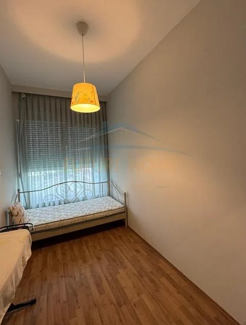 Tirane, jepet me qera apartament 2+1 Kati 5, 80 m² 600 € (Kompleksi Mangalem, Ali Demi)