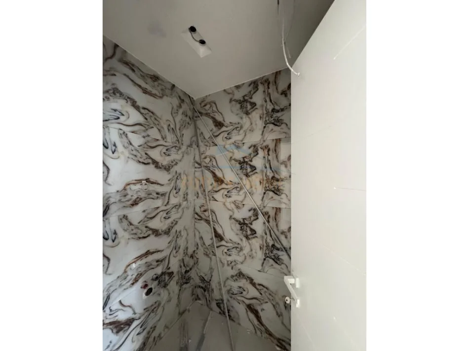 Tirane, shitet apartament Dublex Kati 0, 194 m² 223.000 € (Fresk)