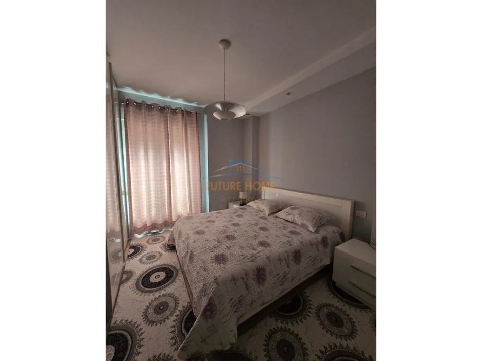 Tirane, jepet me qera apartament 2+1+Ballkon Kati 4, 75 m² 600 € (Rruga Frosina Plaku)