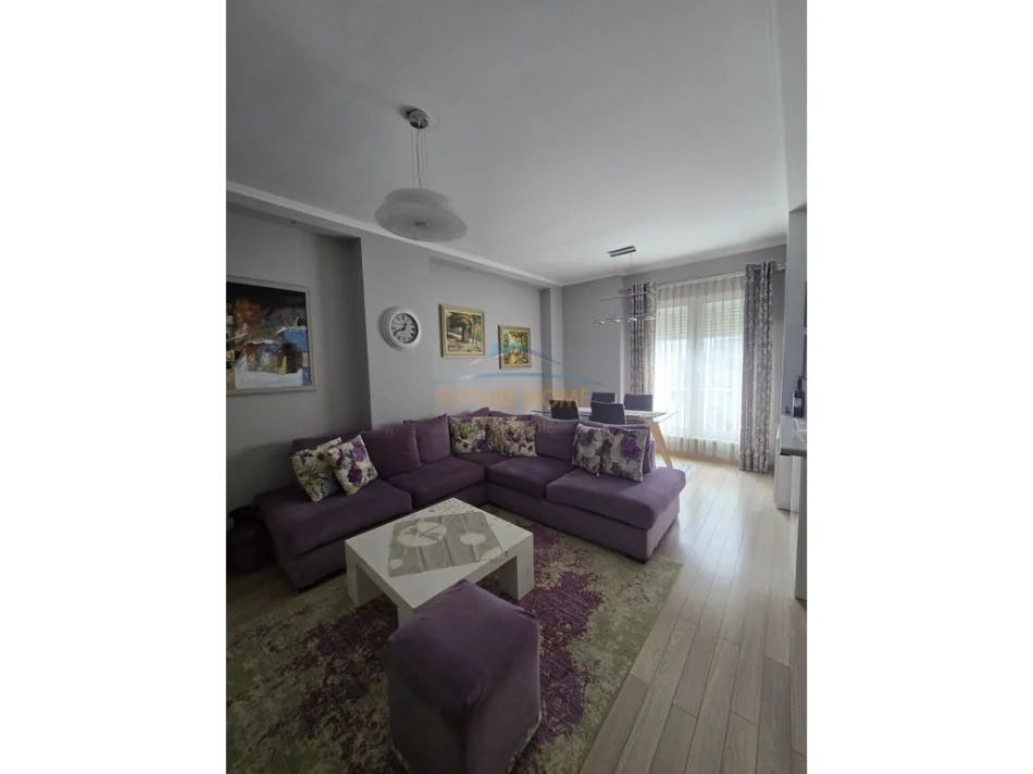 Tirane, jepet me qera apartament 2+1+Ballkon Kati 4, 75 m² 600 € (Rruga Frosina Plaku)
