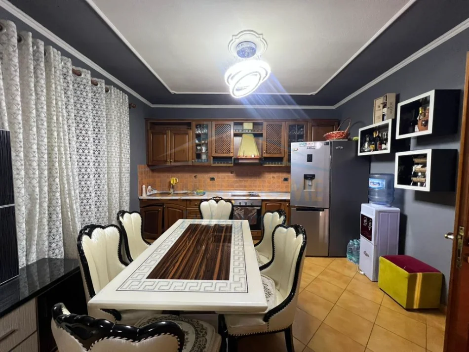 shitet apartament 3 Katshe Kati 3, 363 m² (Siri Kodra)