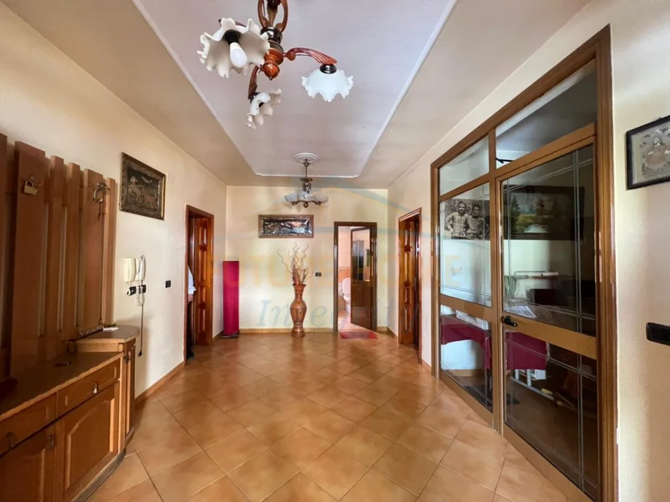 shitet apartament 3 Katshe Kati 3, 363 m² (Siri Kodra)
