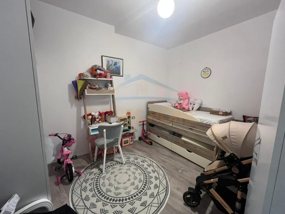 Tirane, shitet apartament 2+1 Kati 1, 82 m² 135.000 € (FRESKU)