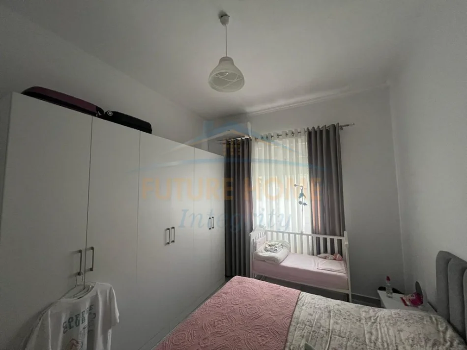 Tirane, shitet apartament 2+1+Ballkon Kati 1, 81 m² 135.000 € (FRESKU)