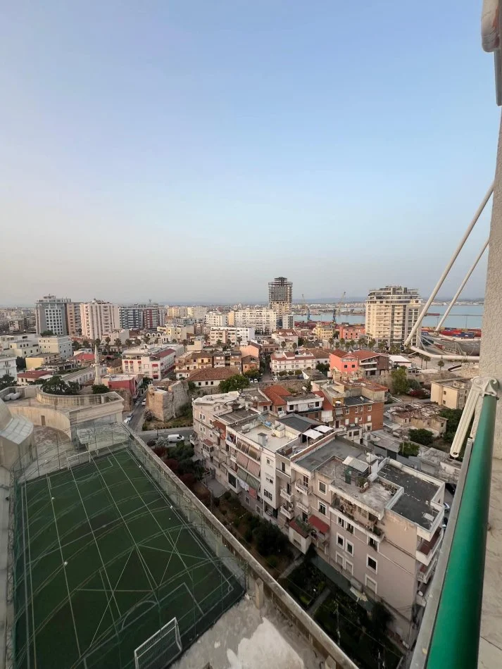 Durres, jap me qera apartament 2+1+Aneks Kati 10, 699 € (Vollga Lagja 1)