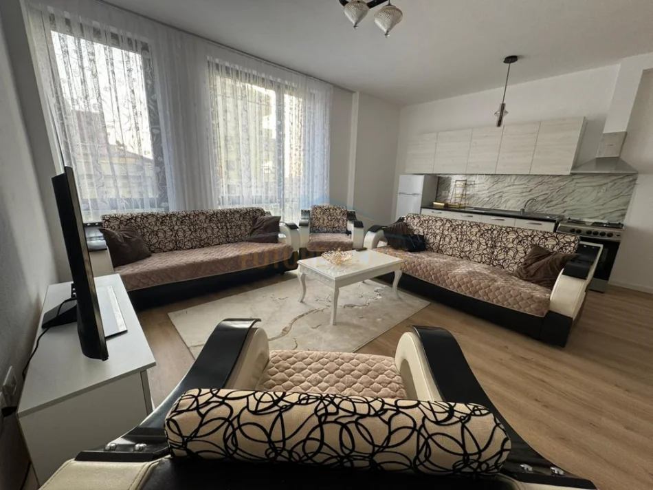 Tirane, jepet me qera apartament 2+1 Kati 1, 106 m² 700 € (Platinum Residence, Bulevardi te Ri.)