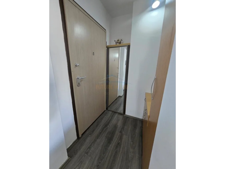 Tirane, shitet apartament 2+1+Ballkon Kati 6, 90 m² 189.000 € (Fusha e Aviacionit)