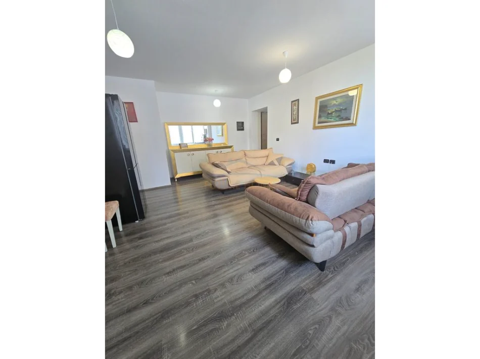 Tirane, shes apartament 2+1 , 90 m² 195.000 € (FUSHA AVIACIONIT)