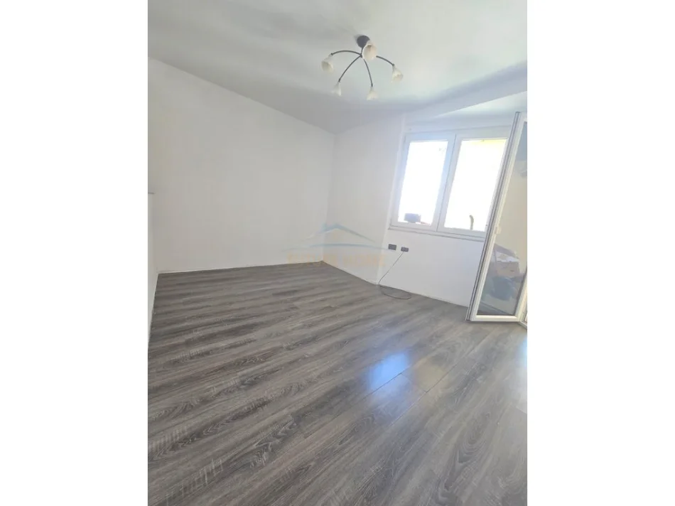 Tirane, shitet apartament 2+1 Kati 6, 89 m² (Fusha e Aviacionit)