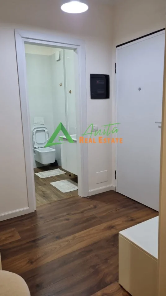 Tirane, jepet me qera apartament 1+1+Ballkon Kati 3, 65 m² 750 € (Komuna e Parisit)
