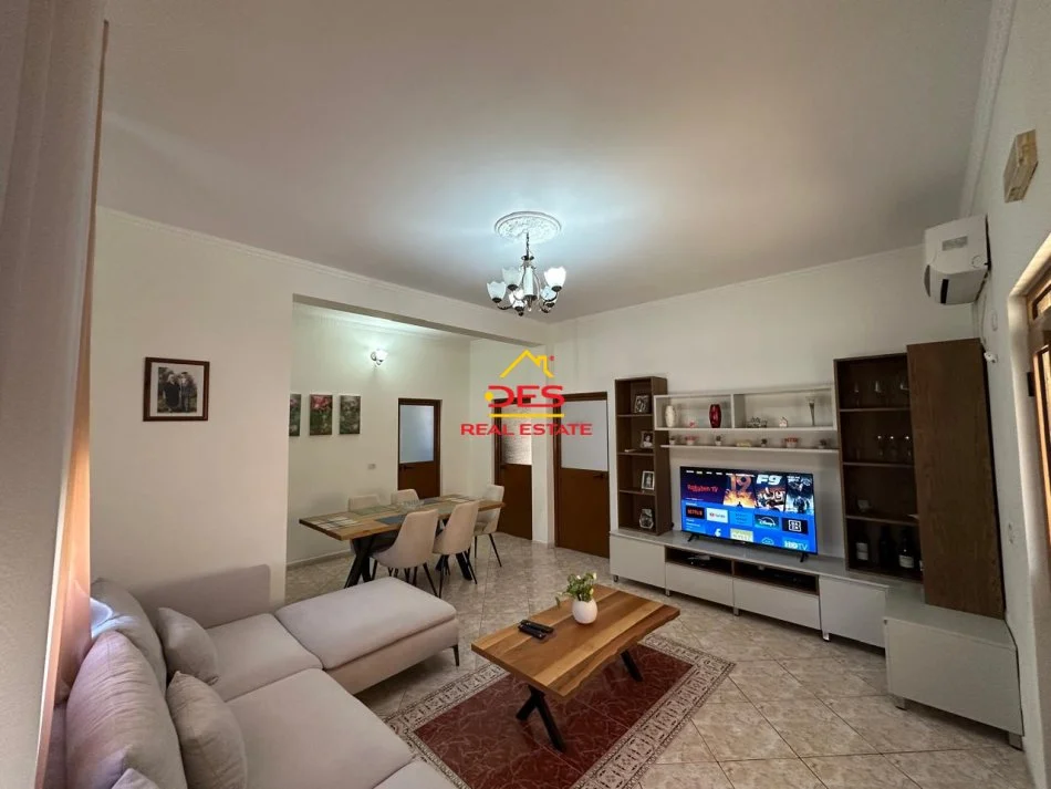Vlore, shitet shtepi 5+1+Ballkon Kati 1, 151 m² 215.000 € (Rruga Haxhi Xhyherri)