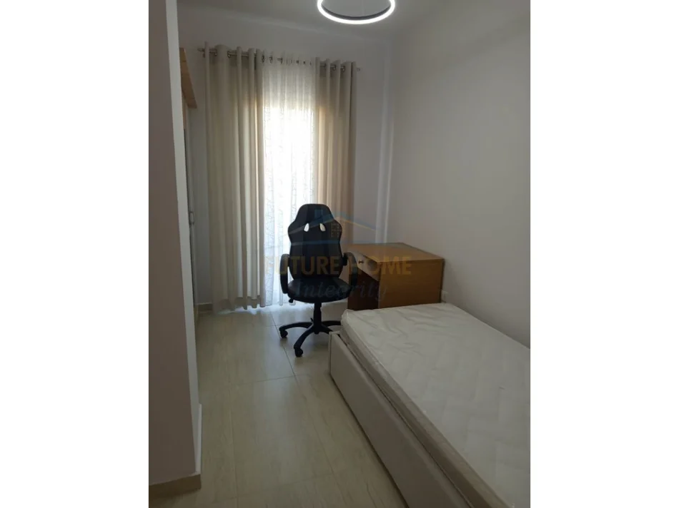 Tirane, jepet me qera apartament 2+1+Ballkon Kati 3, 80 m² 650 € (Kompleksi Aura)